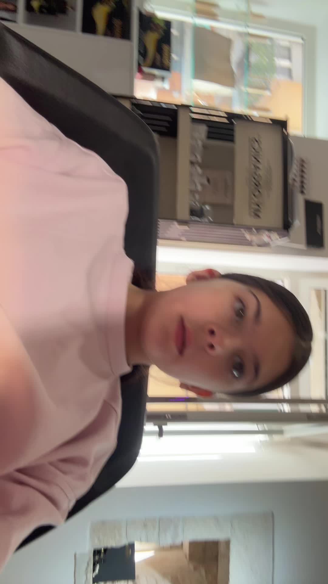 @Chloe Giordano