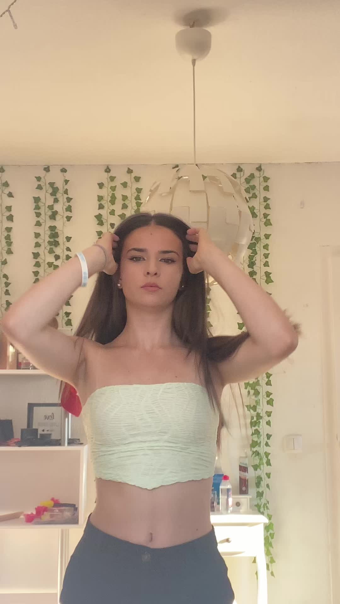@lauraa