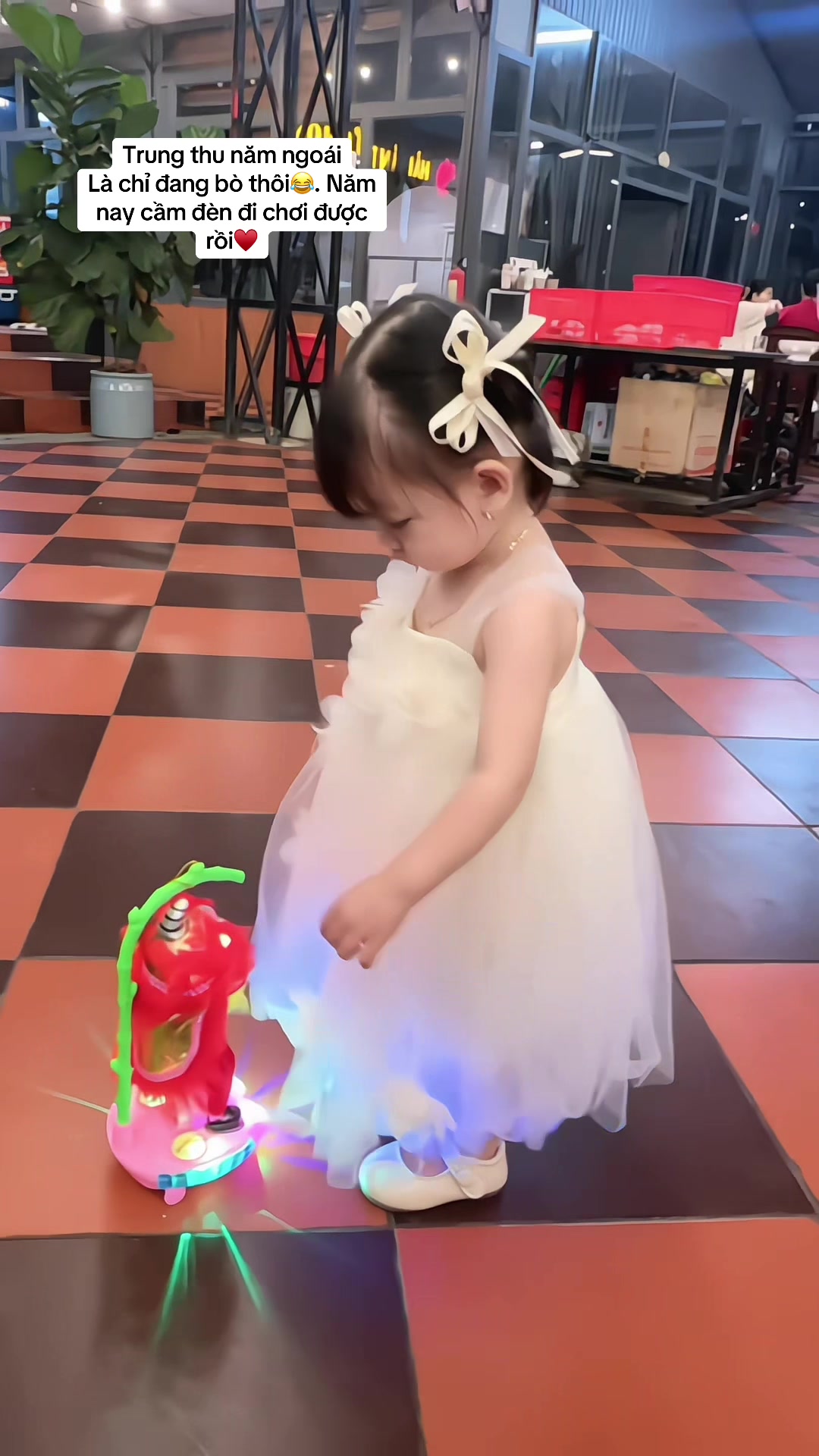 @Ngọc Ngọc- Mẹ 2 c&ocirc;ng ch&uacute;a