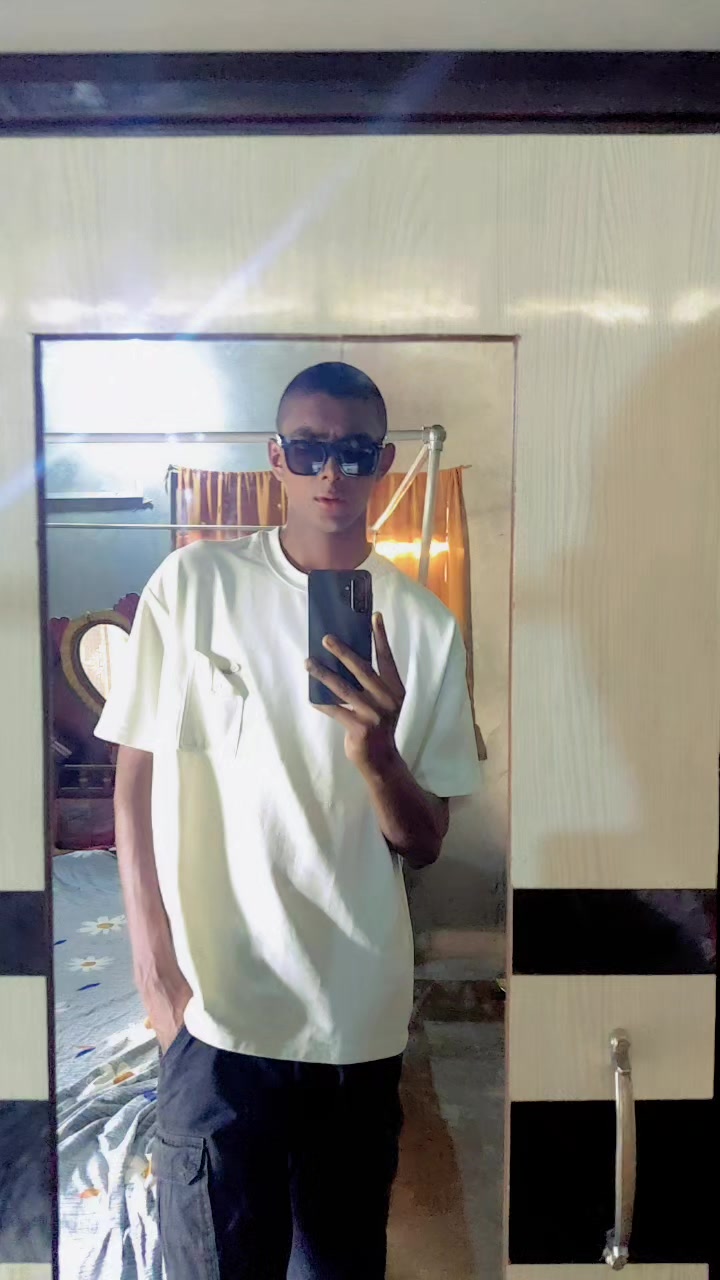 @Çhriŝ_Ɗhañüķ 🥋