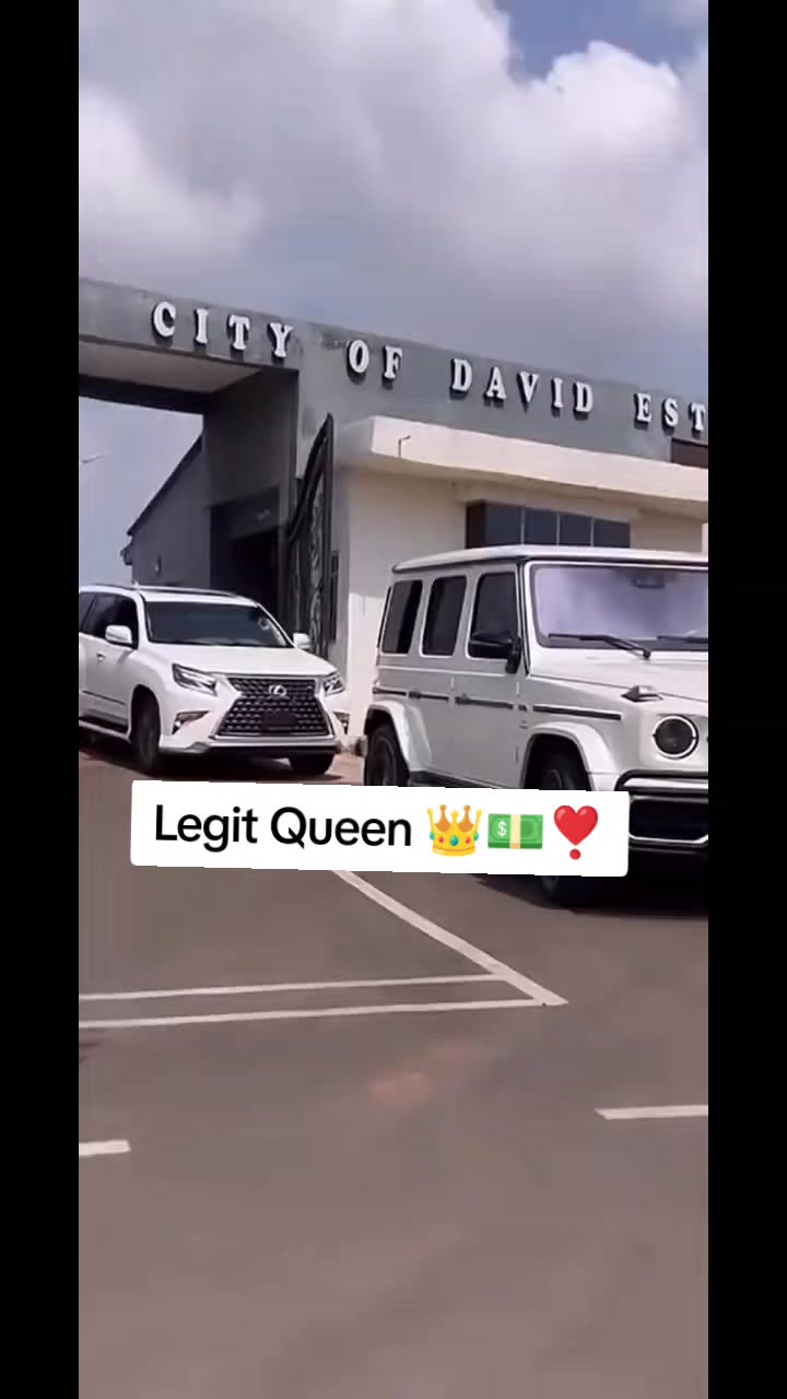 @Legit Queen 👑💵❤️🍾