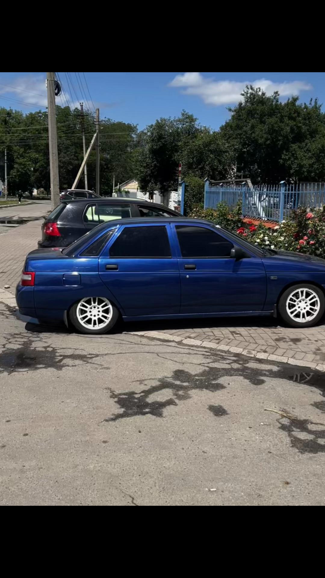 @Бєлий