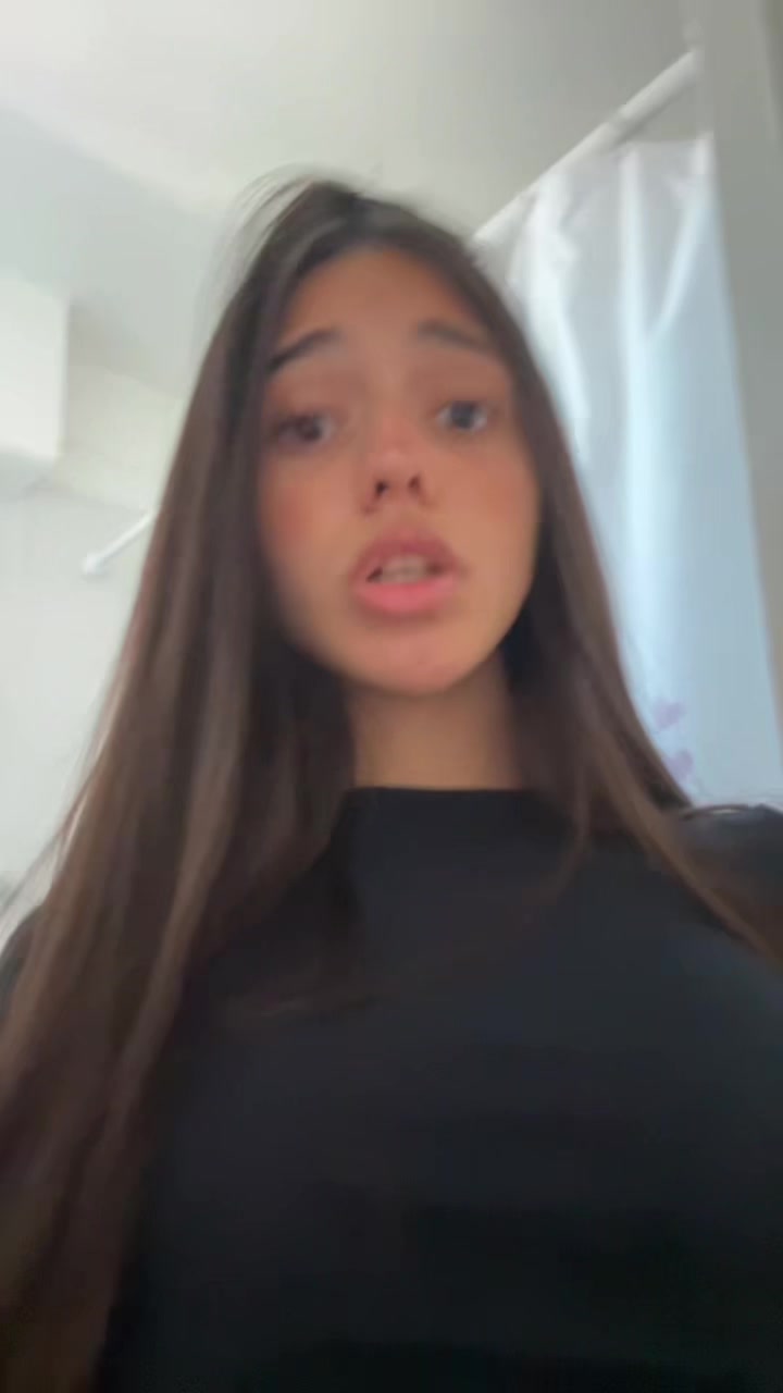 @🦦