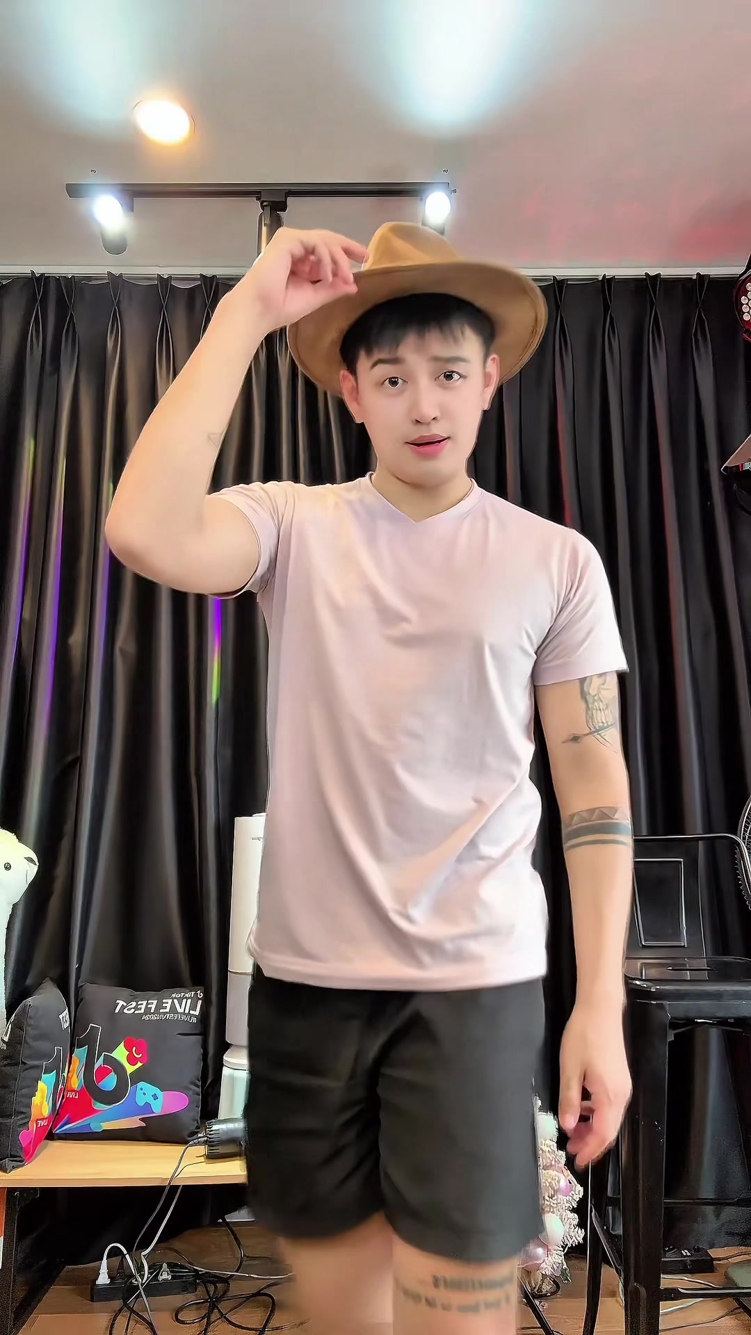@🇻🇳Ch&uacute; B&eacute; B&aacute;n Xe🇻🇳