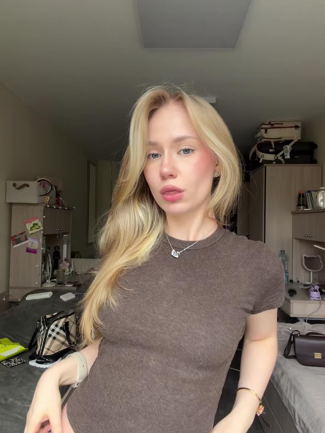 @y🦢