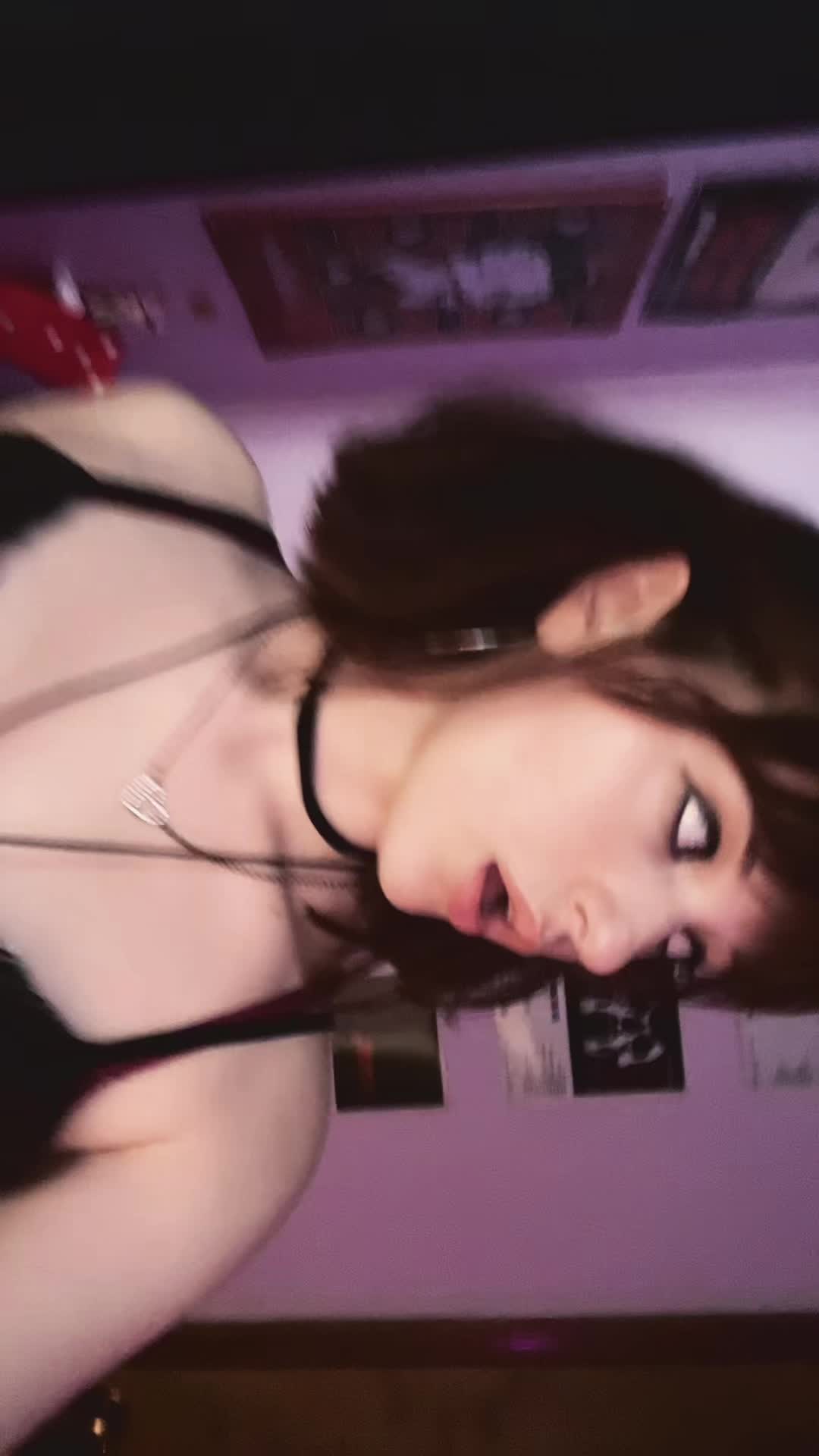 @v <3