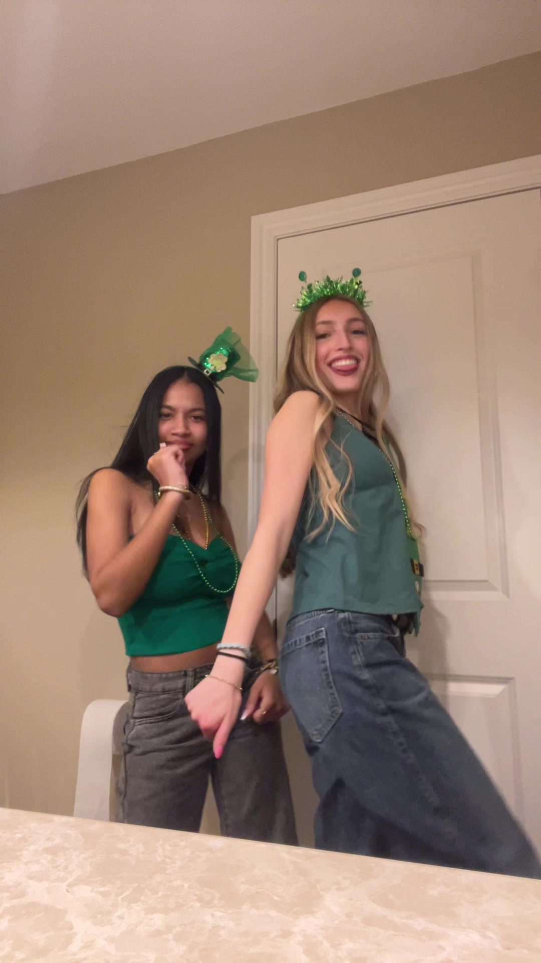 @moni