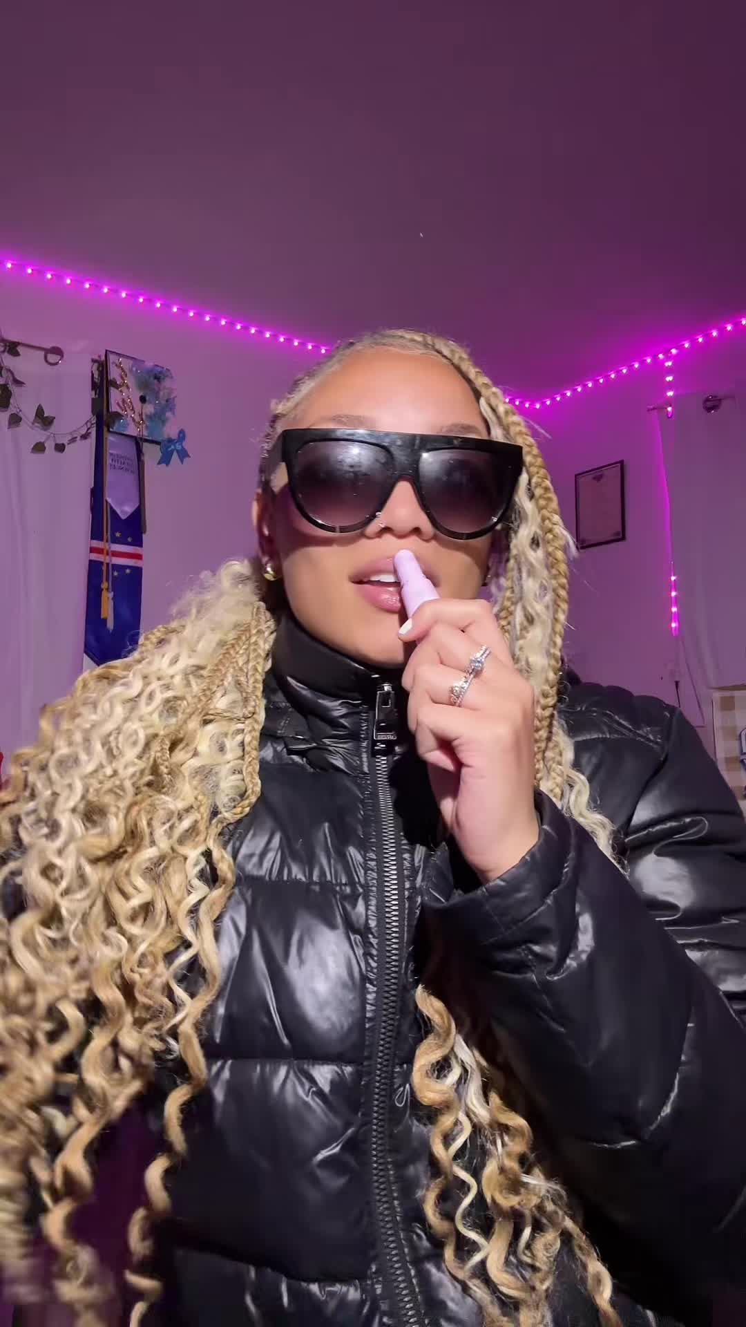 @👱🏽♀️