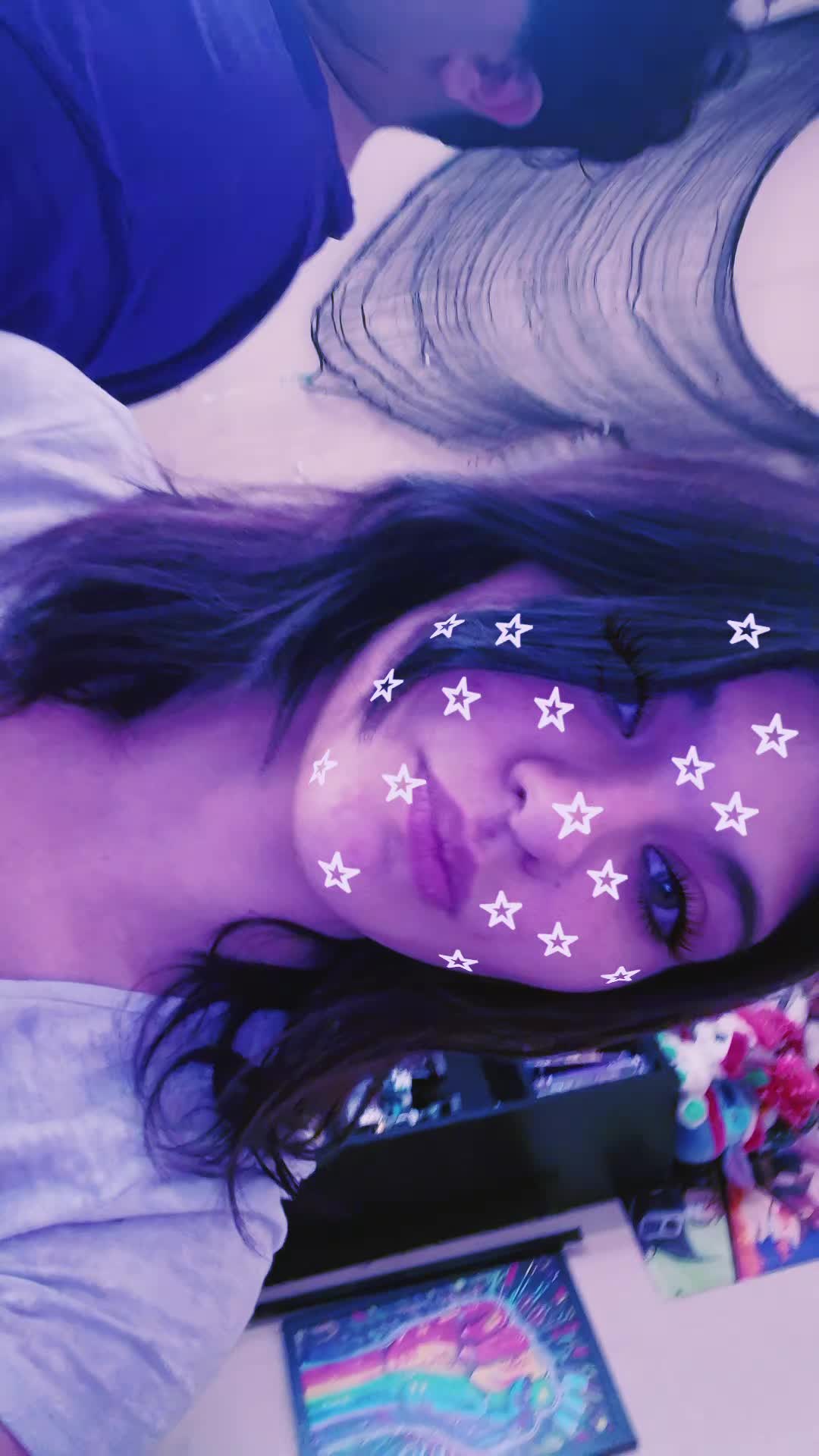 @Bella