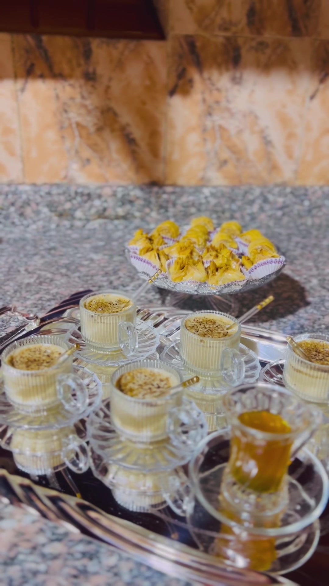 @البنت ماتسعاش ورا حد