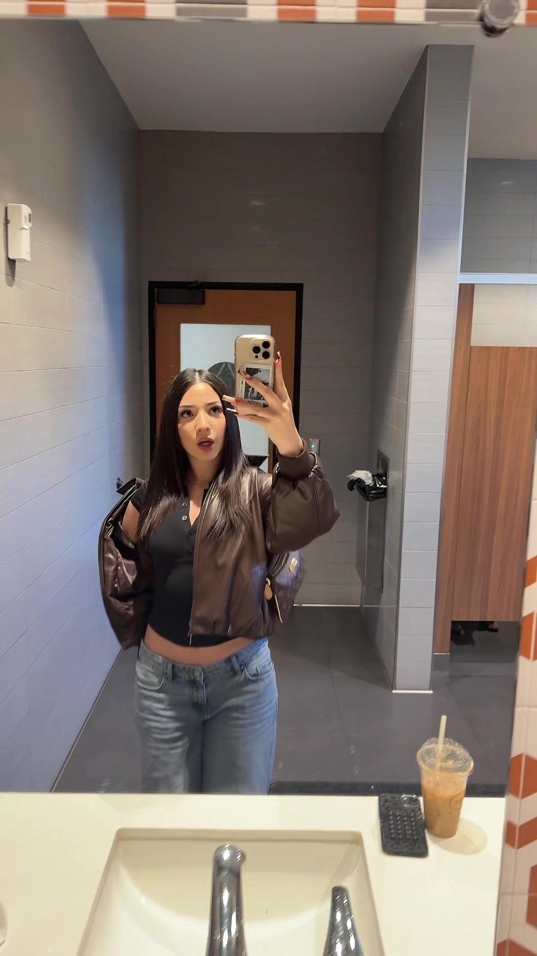 @Bella