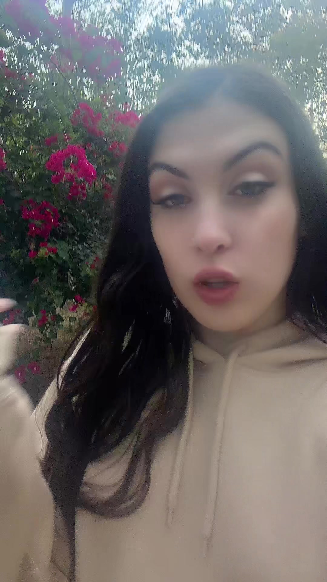 @(♡_♡)
