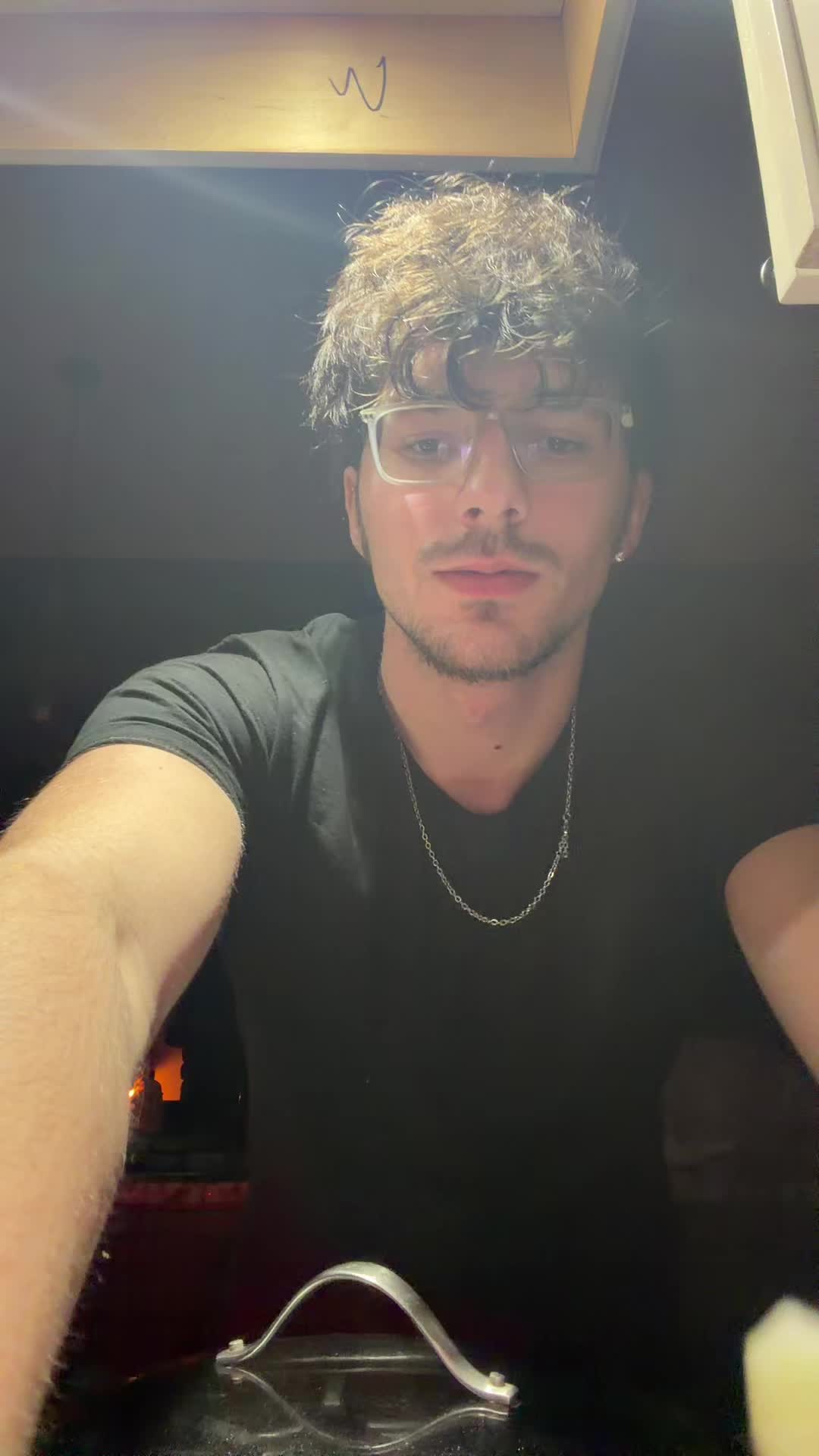 @e t h a n E n n i s