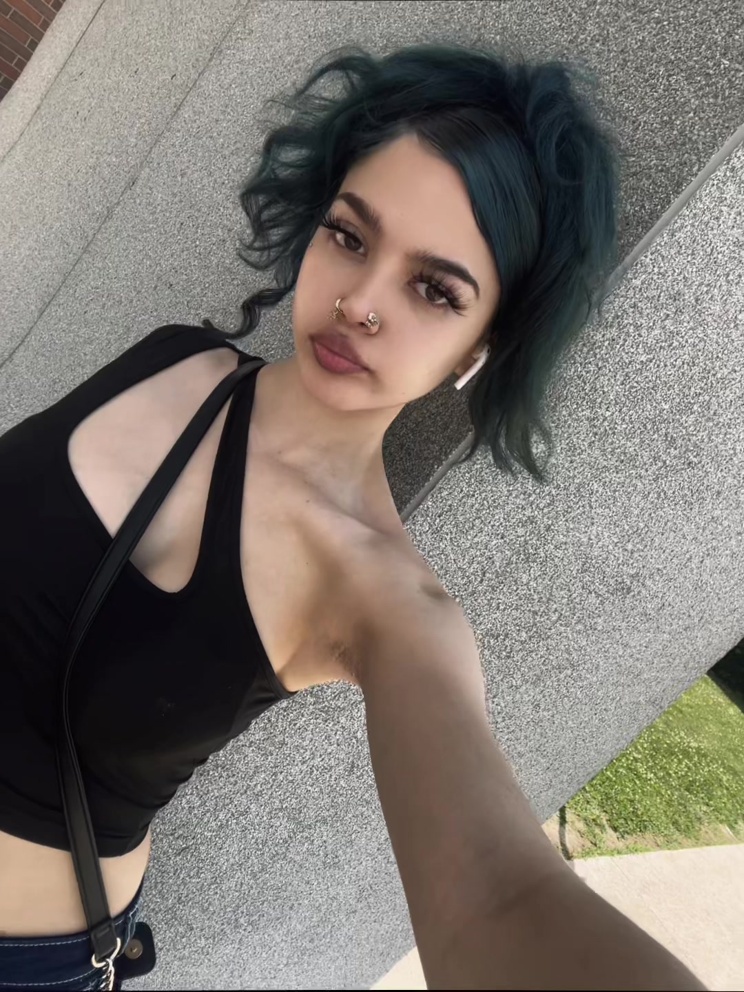@️