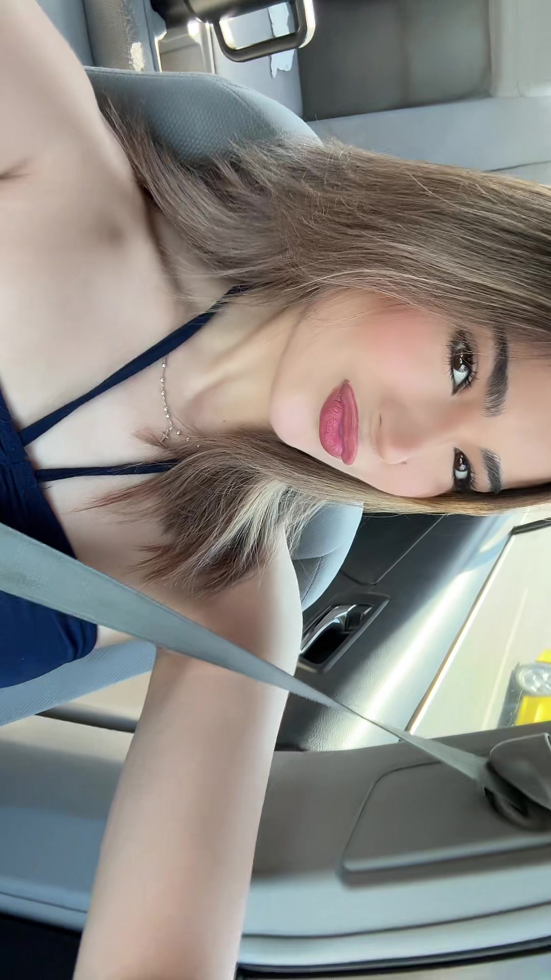 @vivialisss
