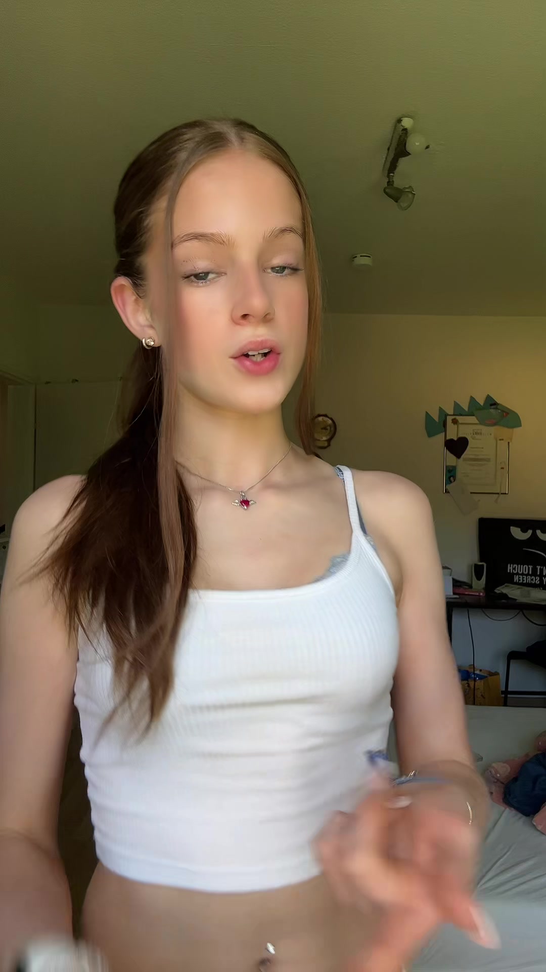 @𝓁𝒾𝓋𝒾 🎀
