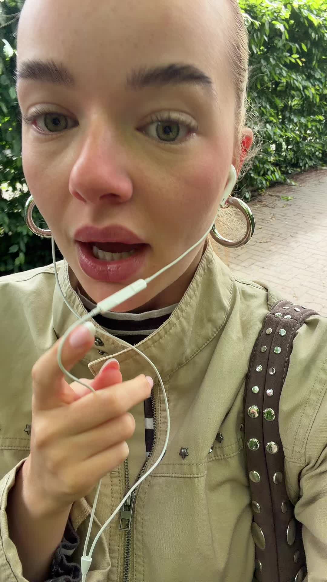 @Lara