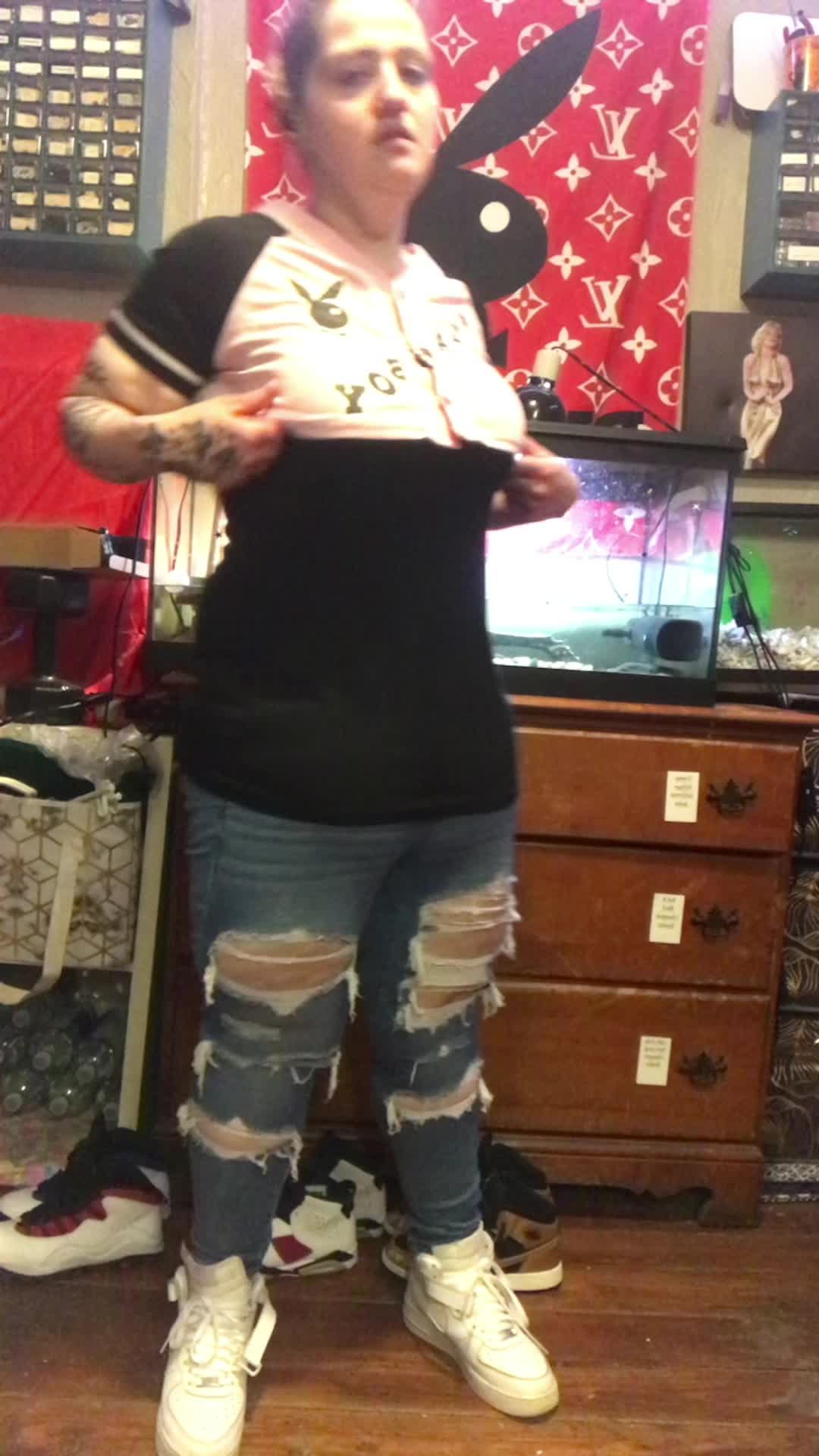 @Ariana