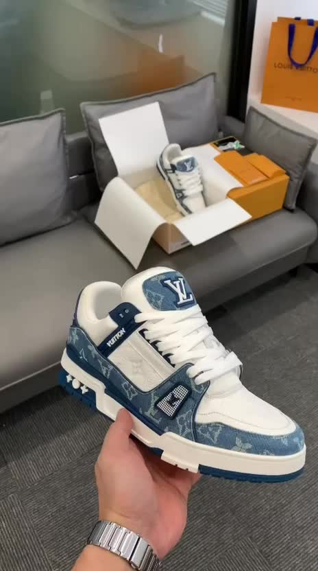 @Apex Sneakers
