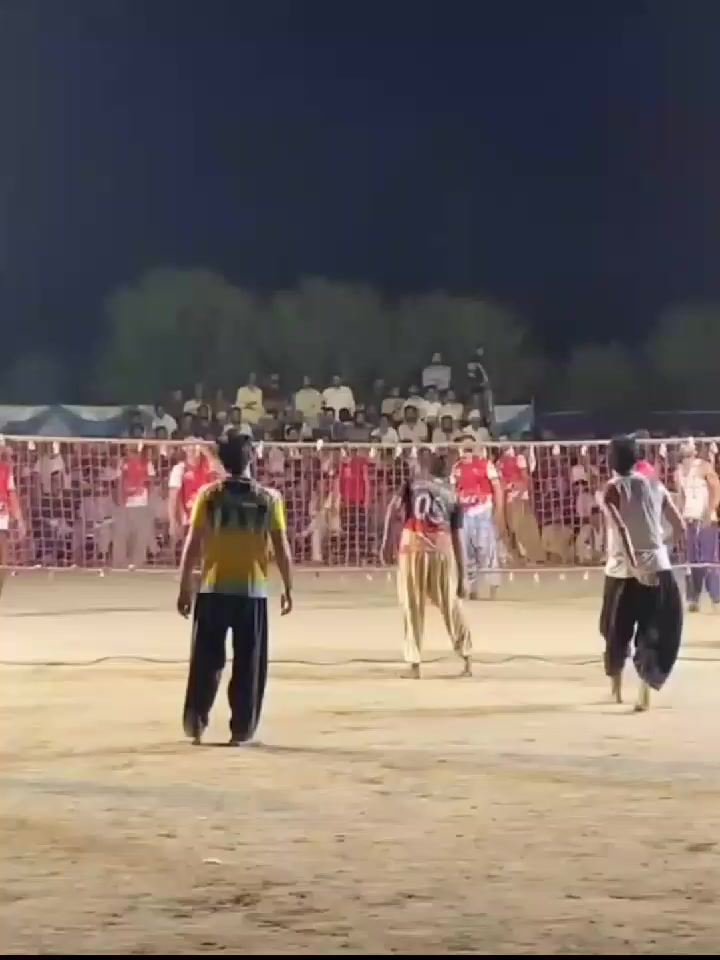 @ShAkiR BhUttA 🥰🍂