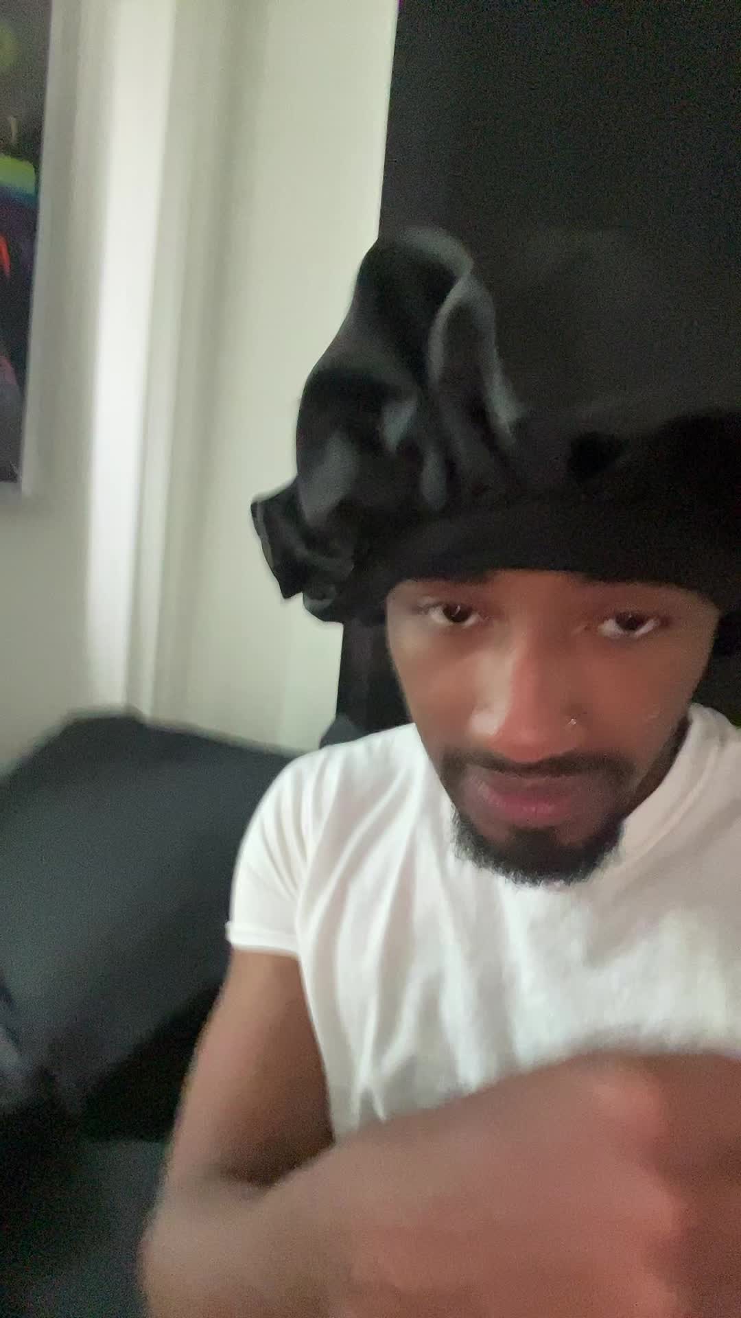 @Thee.Hunch0