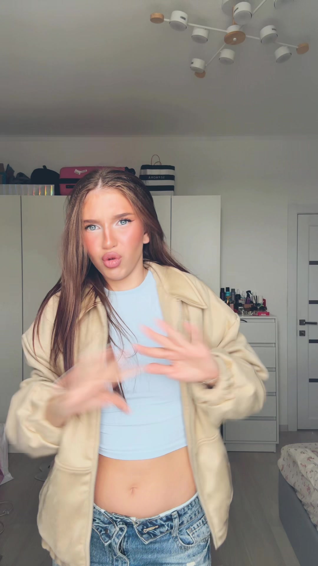 @allisavallovaaa