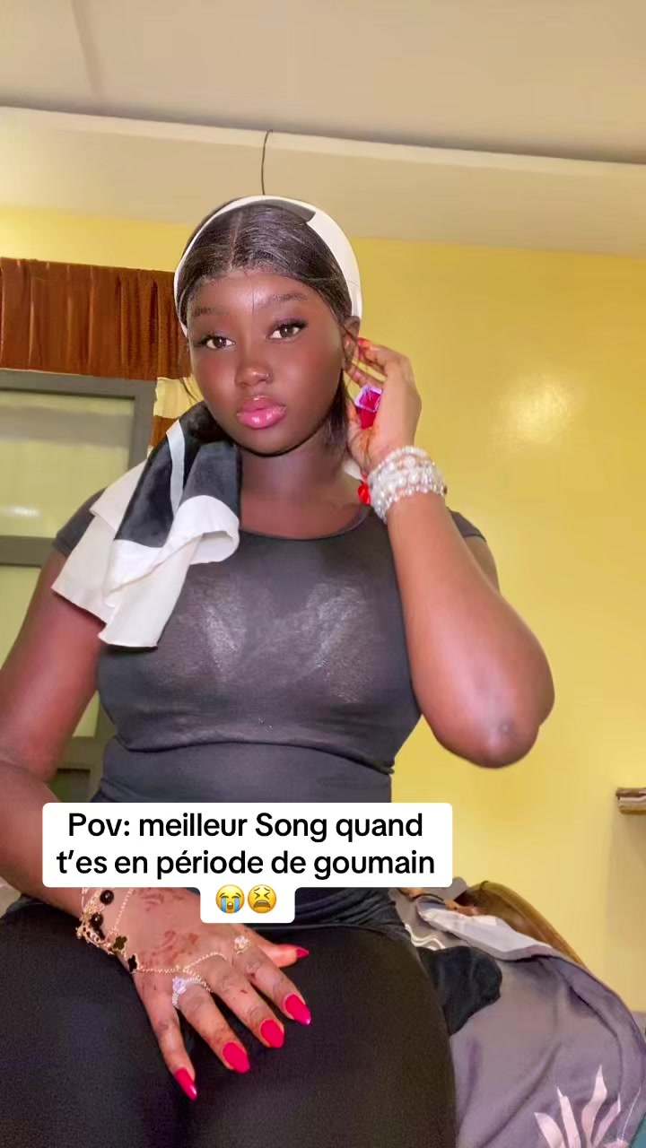 @𝓗𝓪ï𝓬𝓱𝓪🌸𝓡𝓸𝔂𝓪𝓵𝓮👑