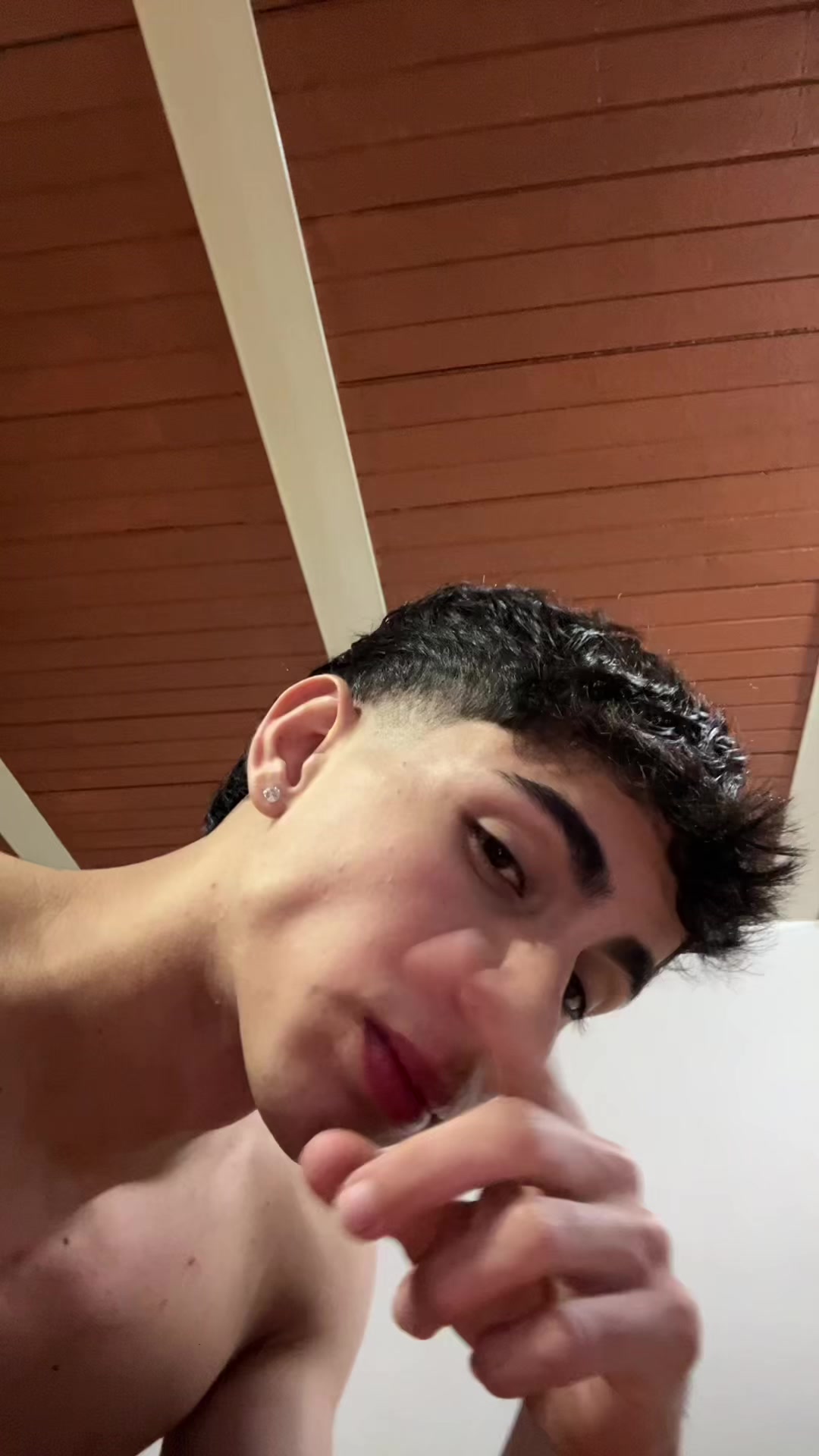 @Martínez