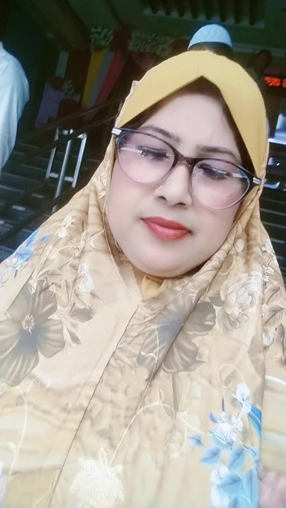 @Momena Chowdhory
