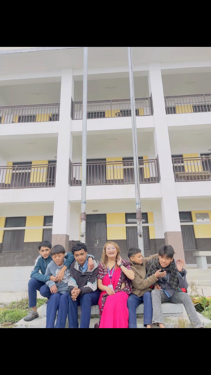 @उर्वशी🐝