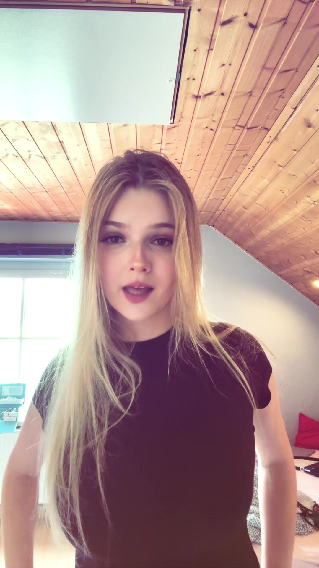 @ꨄ✧ 𝓐𝓷𝓽𝓸𝓷𝓲𝓪 ✧ꨄ