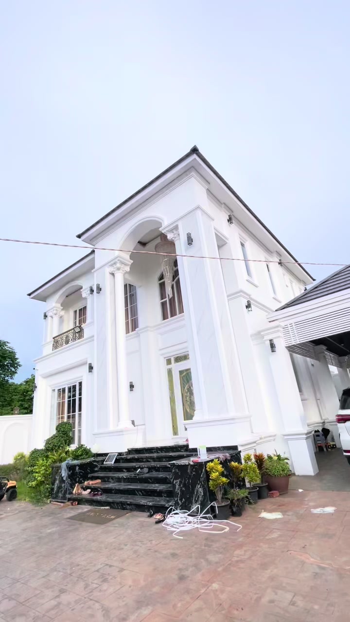 @ຕ່າຕ້າ😊