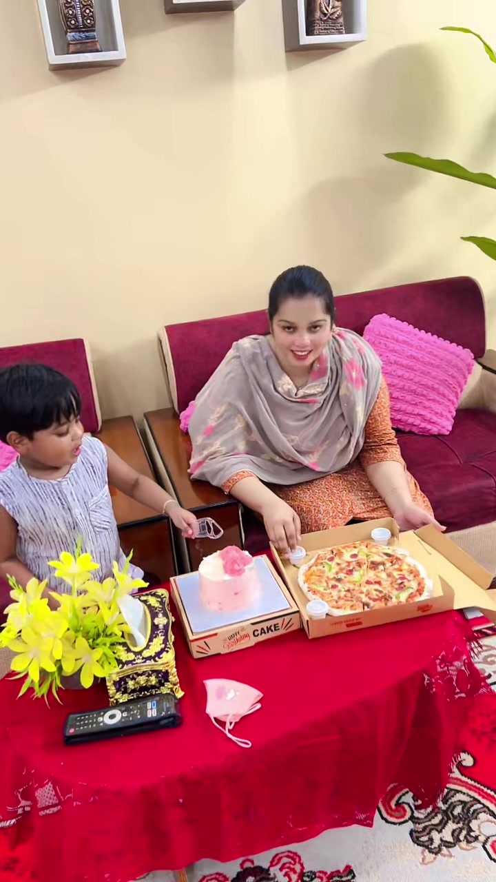 @sadiatamanna