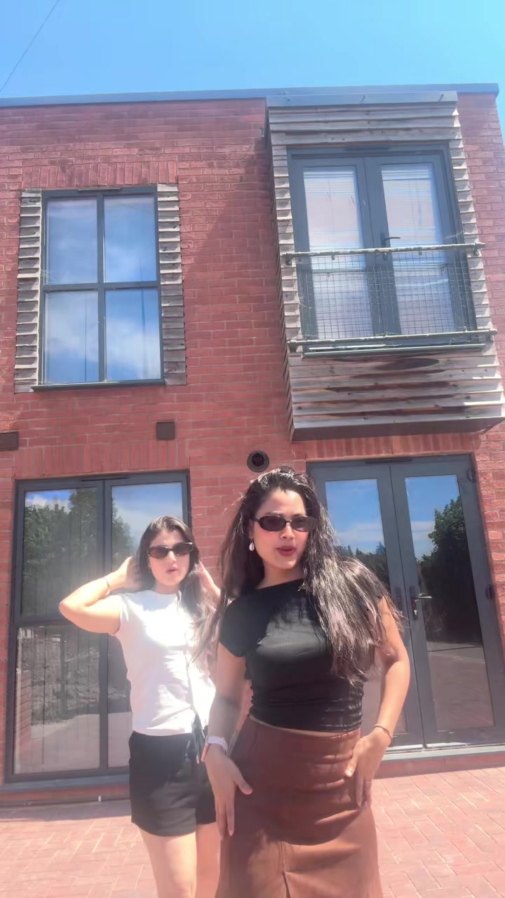 @🖤