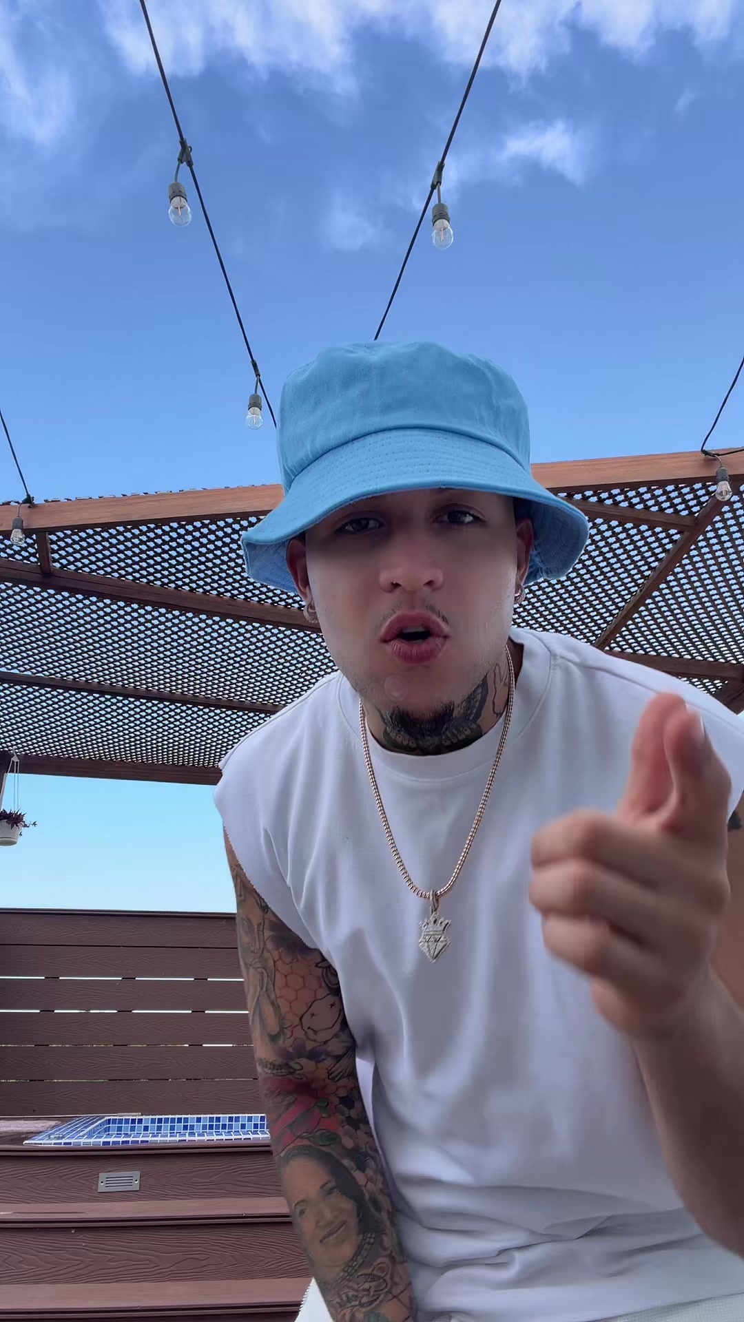 @JeyOne