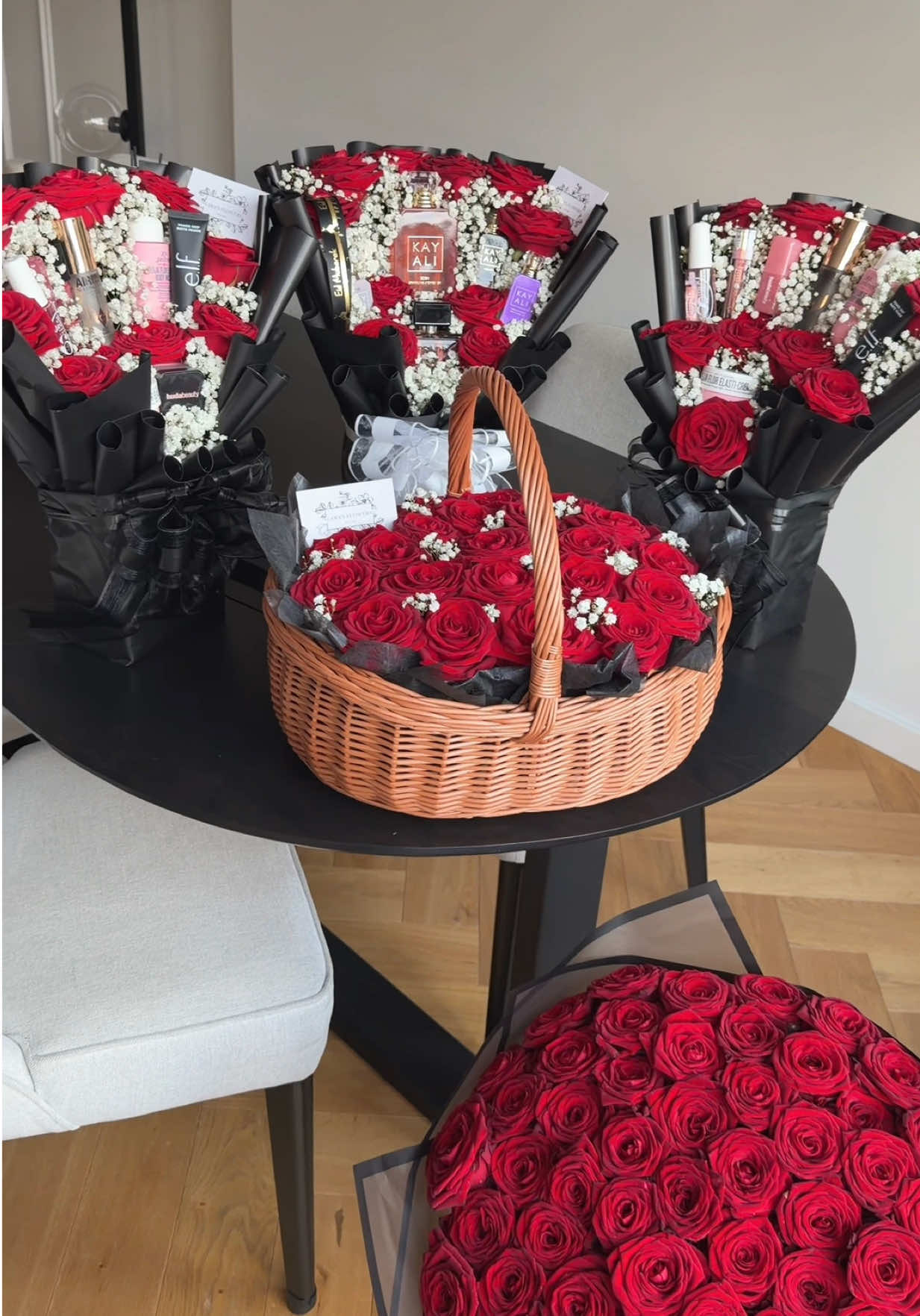 @Lara&rsquo;s Flowers
