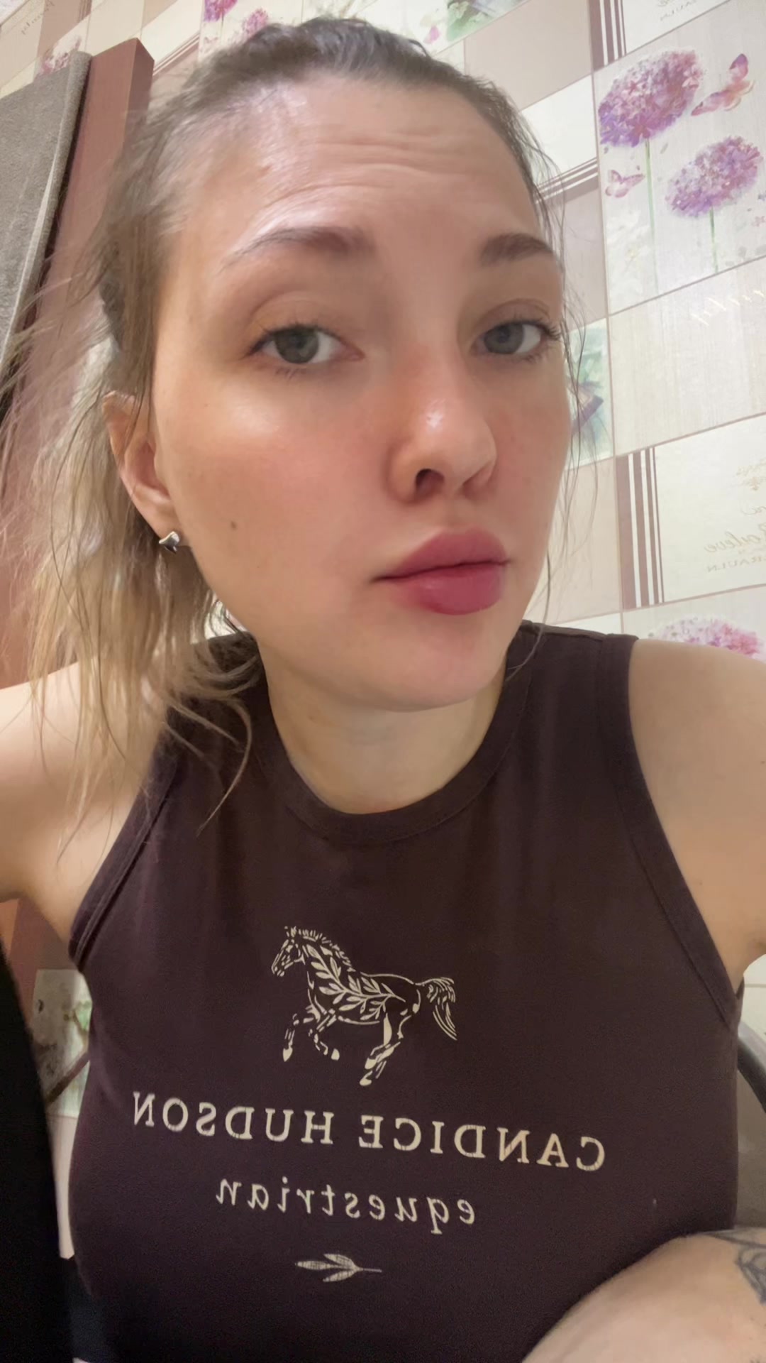 @ЖИЗНЬ ИСПЫТЫВАЕТ