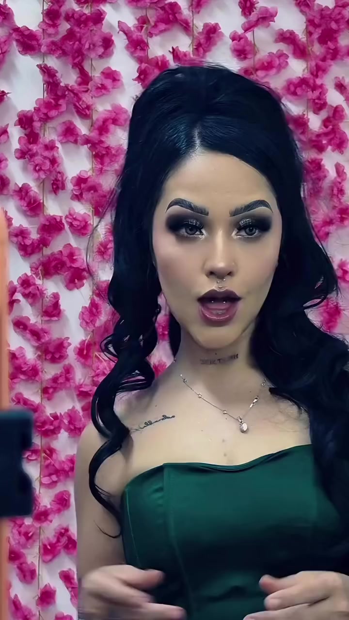 @alexx cierra