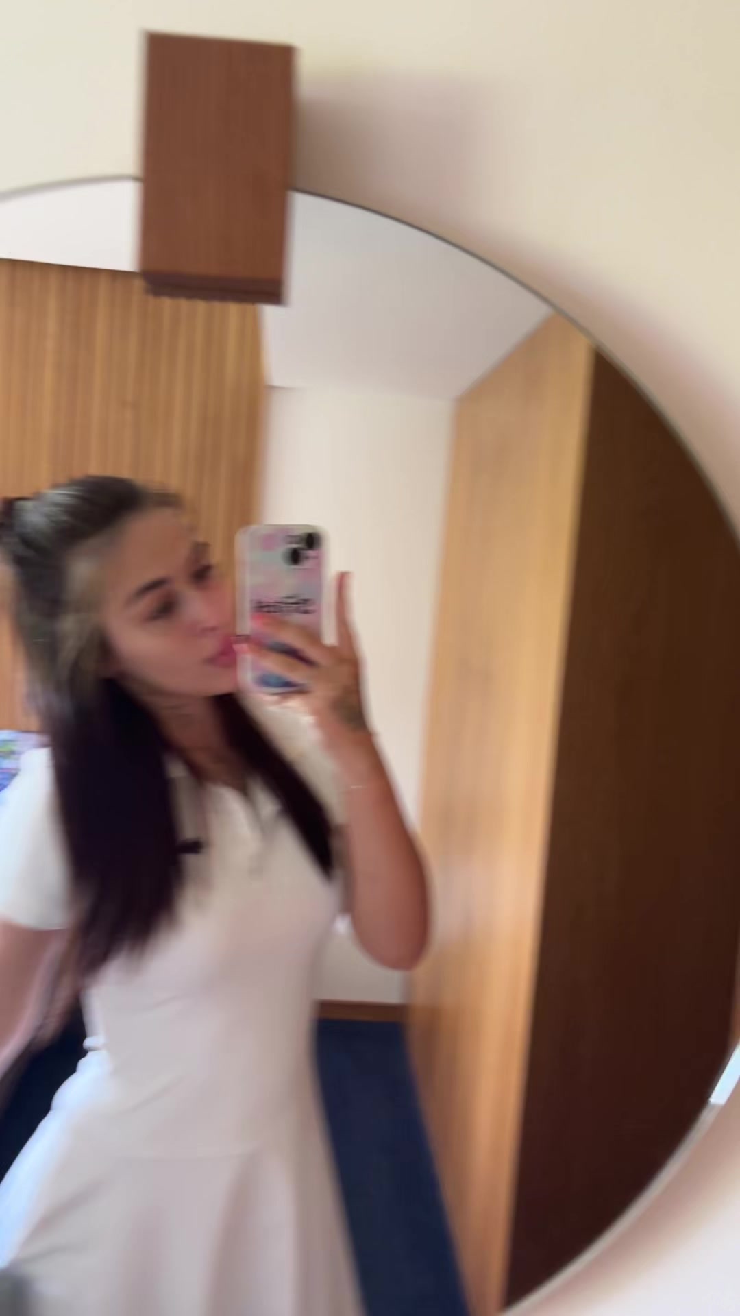 @nora_murs