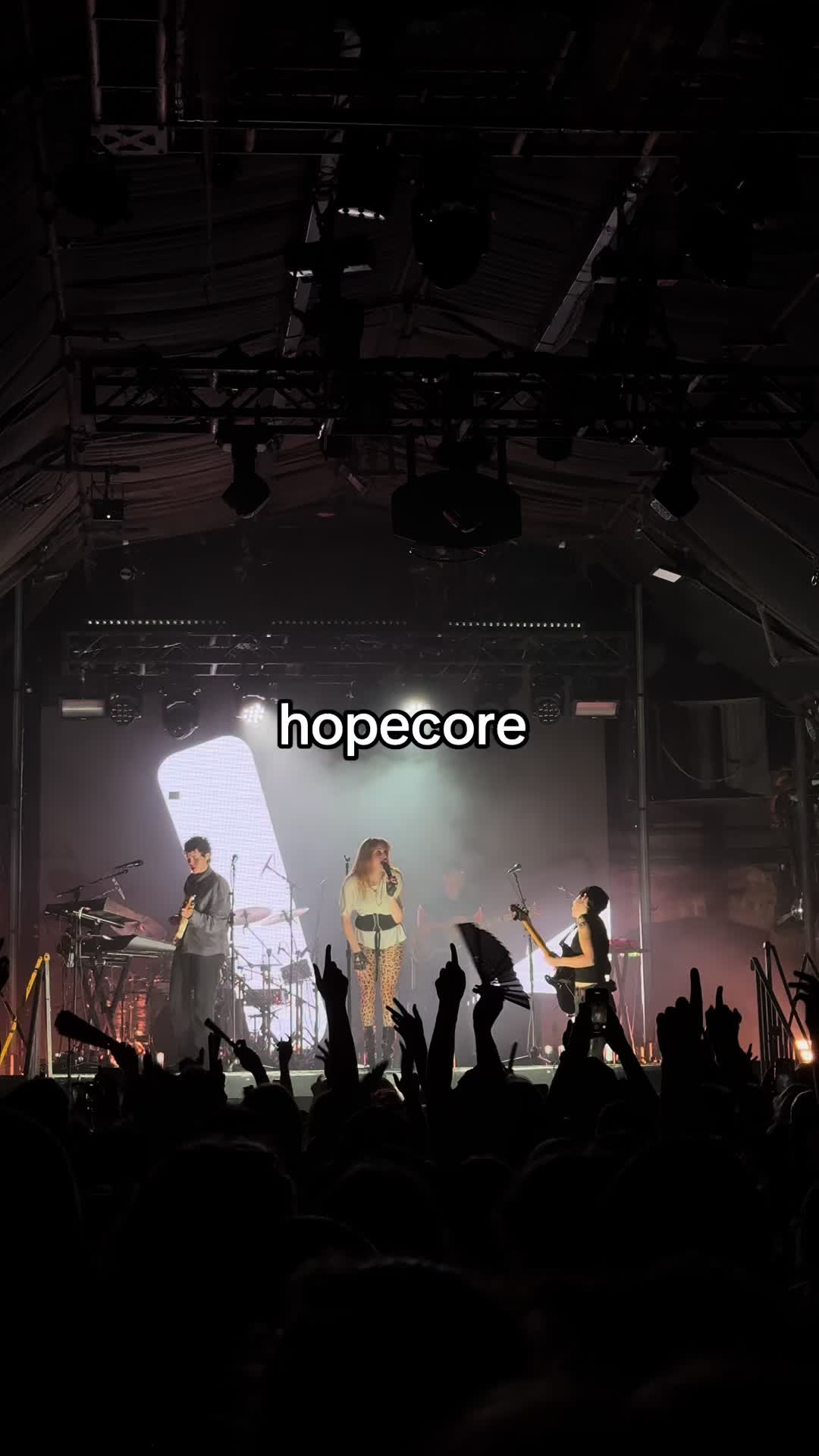 @claire | live music photog