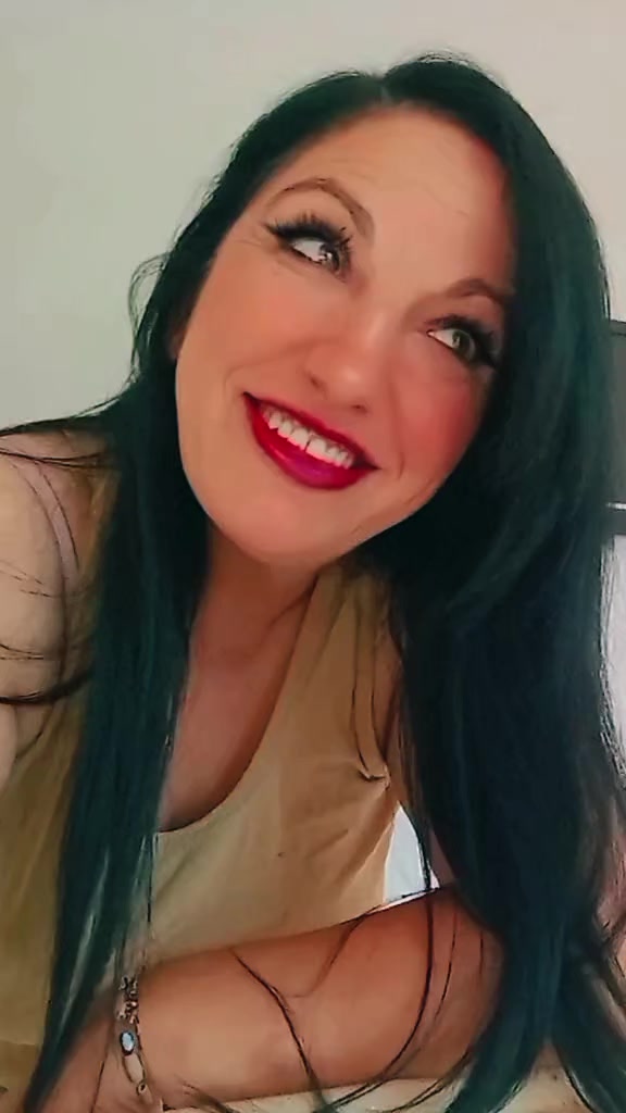 @g&uuml;l&uuml;ş&uuml; g&uuml;zel Antakyalı &ccedil;iğdem