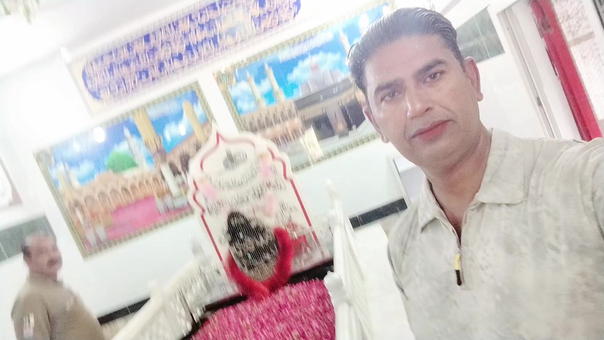 @Raza7