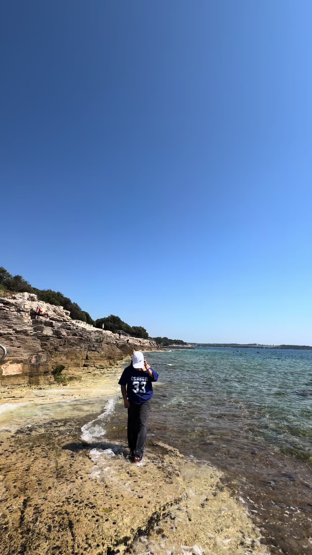 @🦋