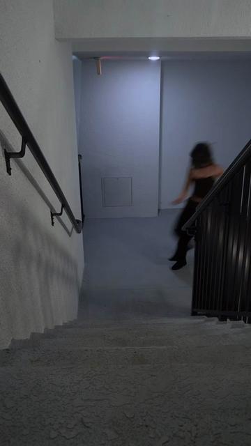 @V-DΛY