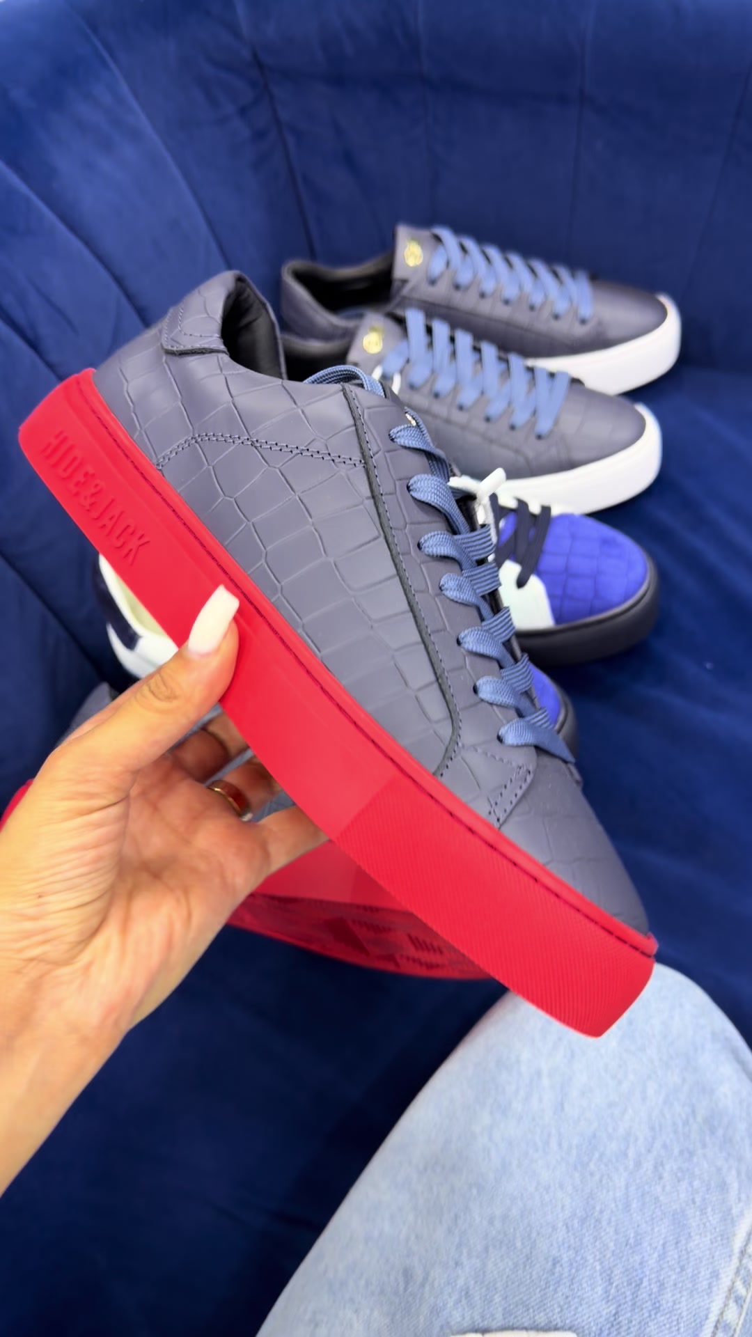 @yvngallery