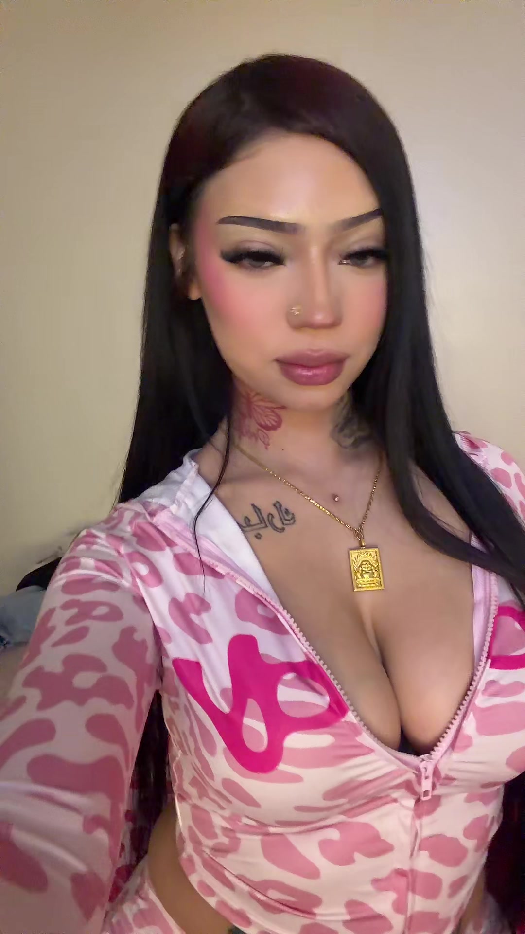 @Aysslin