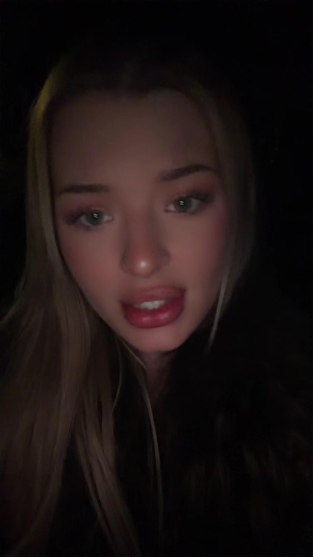 @Loisskye_