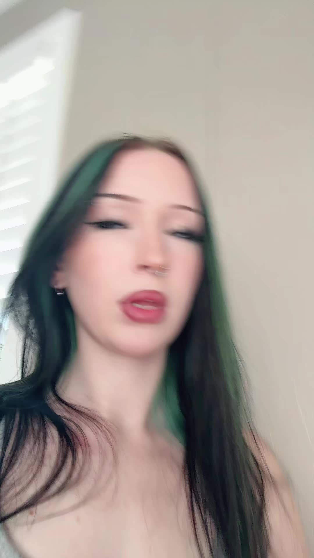 @skullyjade