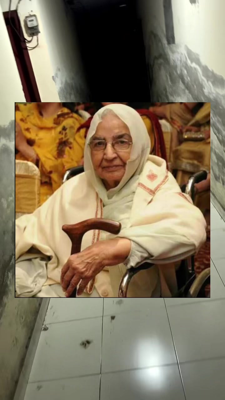 @Ayesha with dadi
