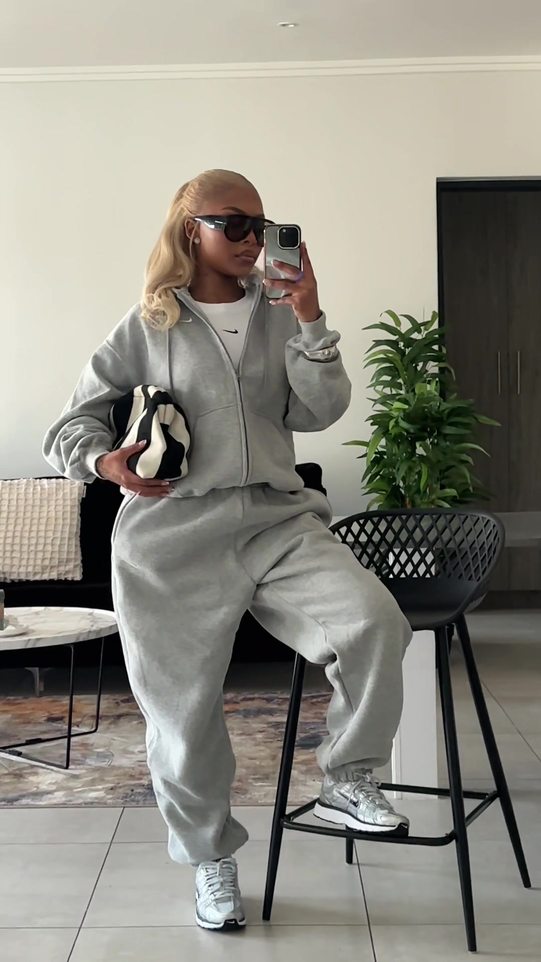 @LJ